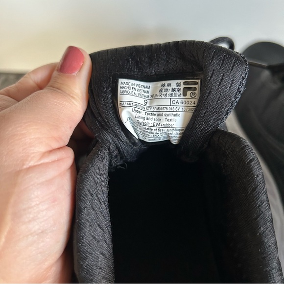 Fila Black Running Shoes - Picture 6 of 12